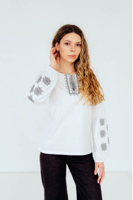 Вишиванка жіноча